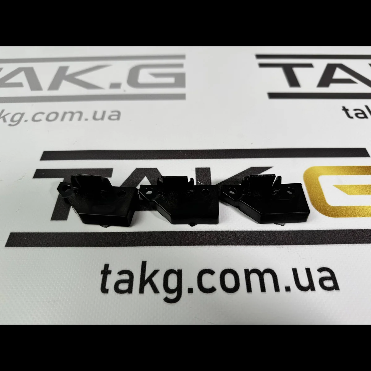 Кронштейн крила переднього лівий