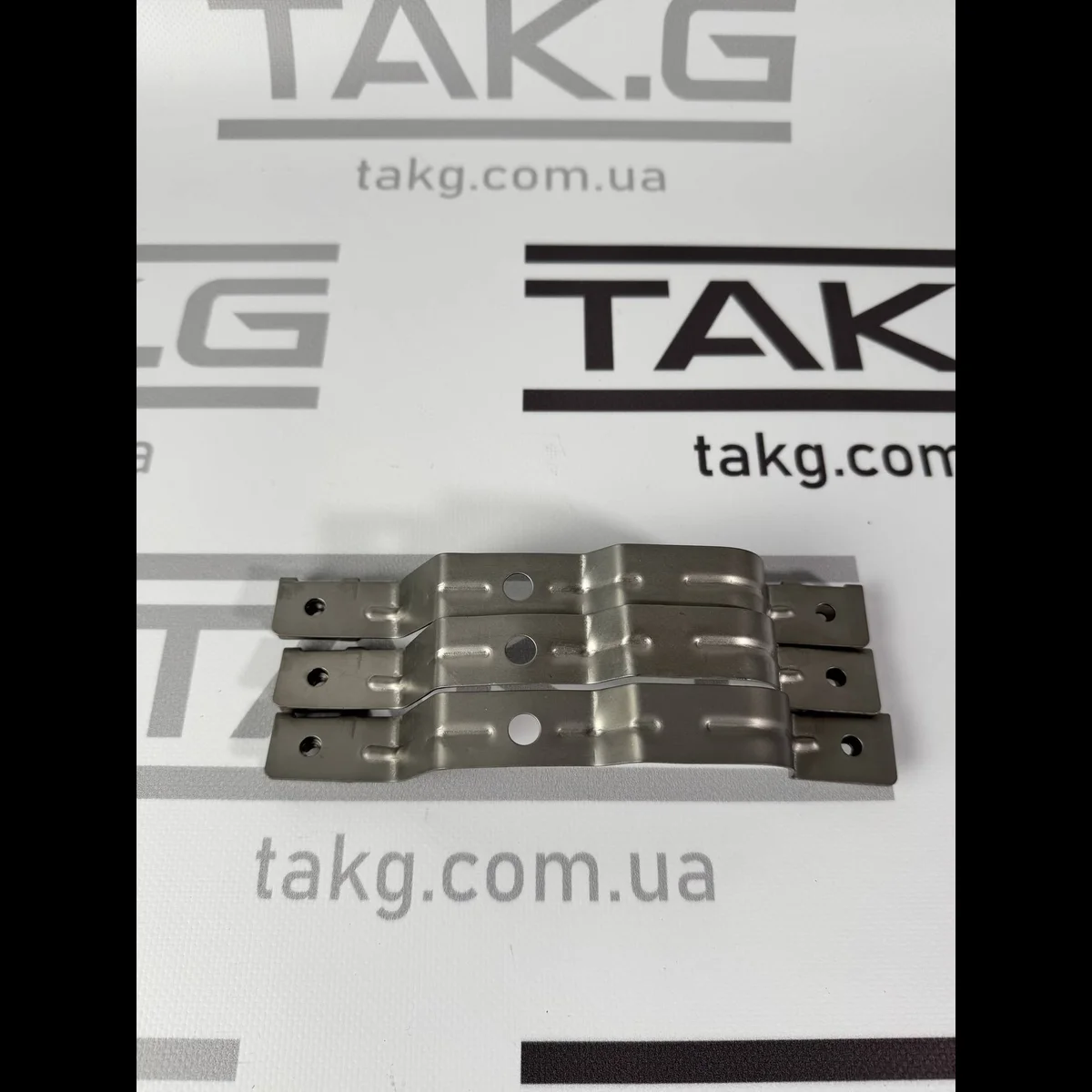 Кронштейн переднього лівого підкрилка