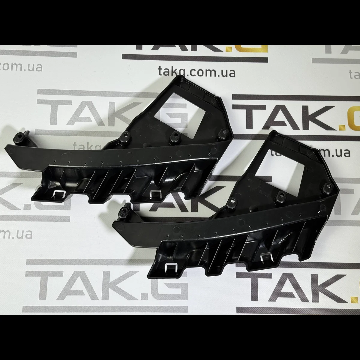 Кронштейн фари лівий