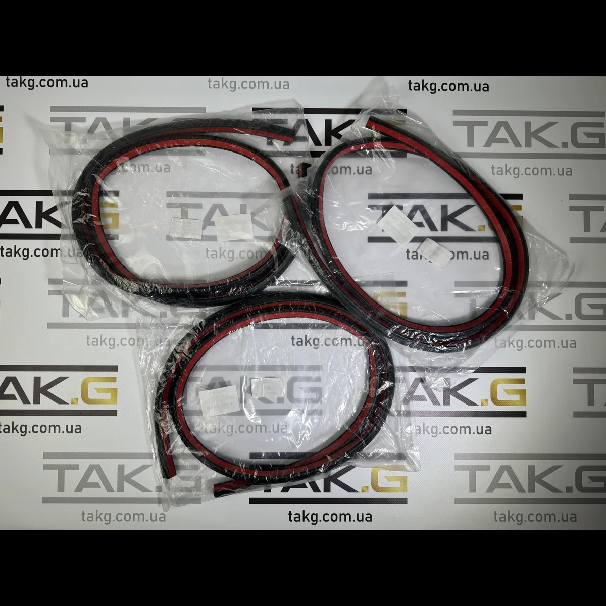 Ущільнювач двері передньої лівої нижній