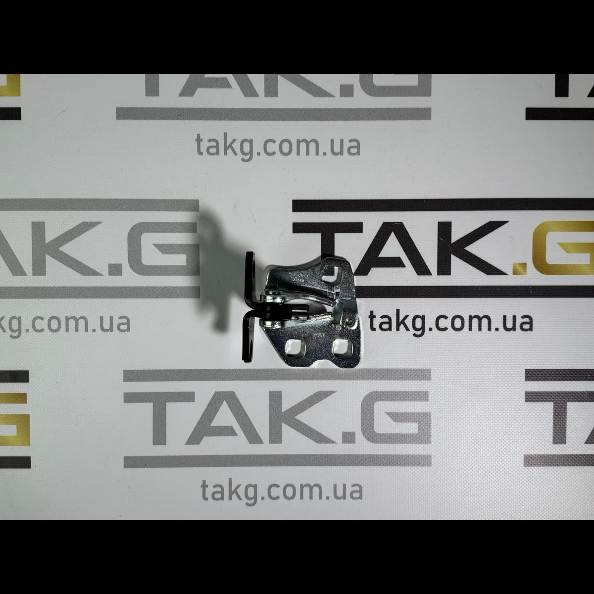 Петля двері задньої лівої нижня