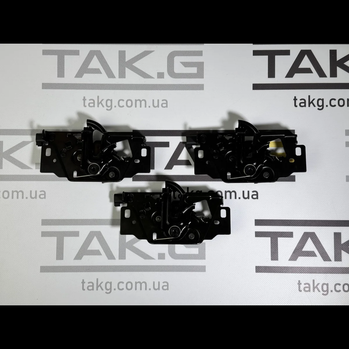 Замок капота