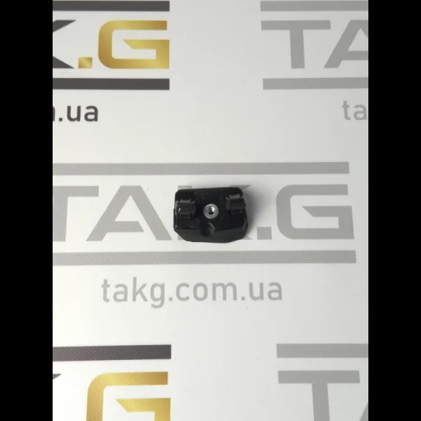 1493773-00-B: Кронштейн переднього бампера квадратний правий правий - Фото 1