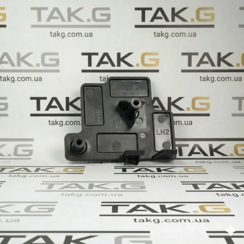 1588188-02-B: Кронштейн ПТФ лівий - Фото 1