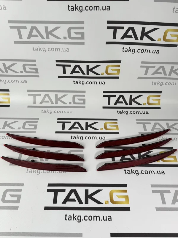 1495818-00-C: Задній відбивач (катафот) правий - Фото 1