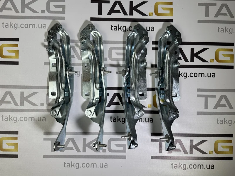 1667399-00-C: Петля кришки багажника ліва РЕСТ - Фото 1