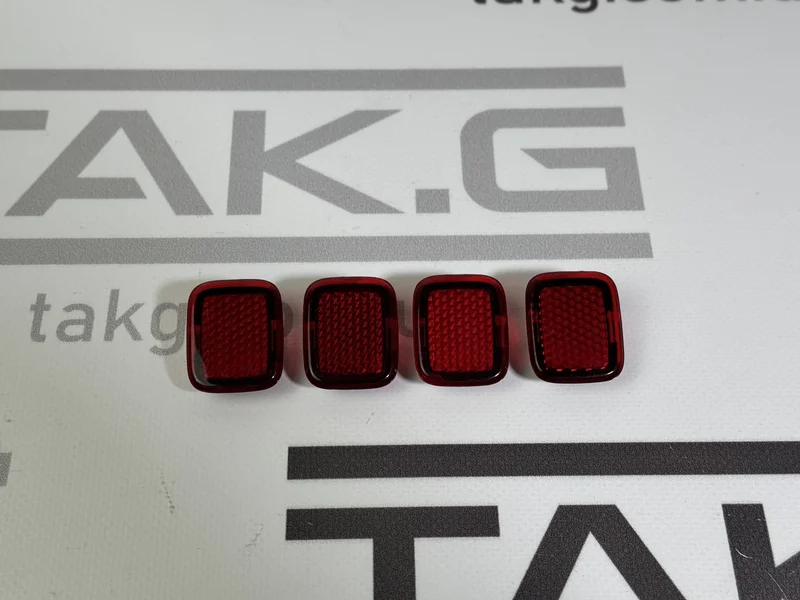 1085105-00-E: Відбивач (катафот) дверей передніх - Фото 1