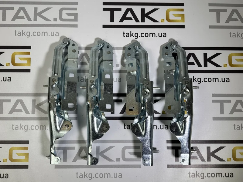 1667398-00-B: Петля кришки багажника права РЕСТ - Фото 1