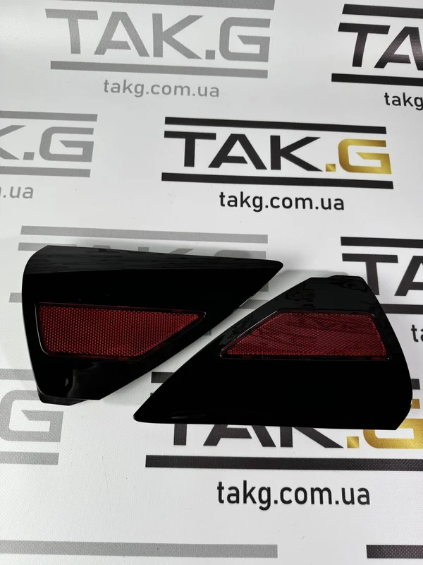 1715105-30-A: Катафот правого крила - Фото 1