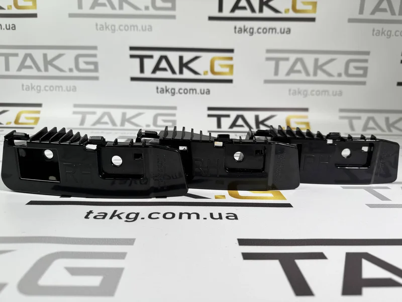 1083993-00-D: Кронштейн заднього ліхтаря правий - Фото 1