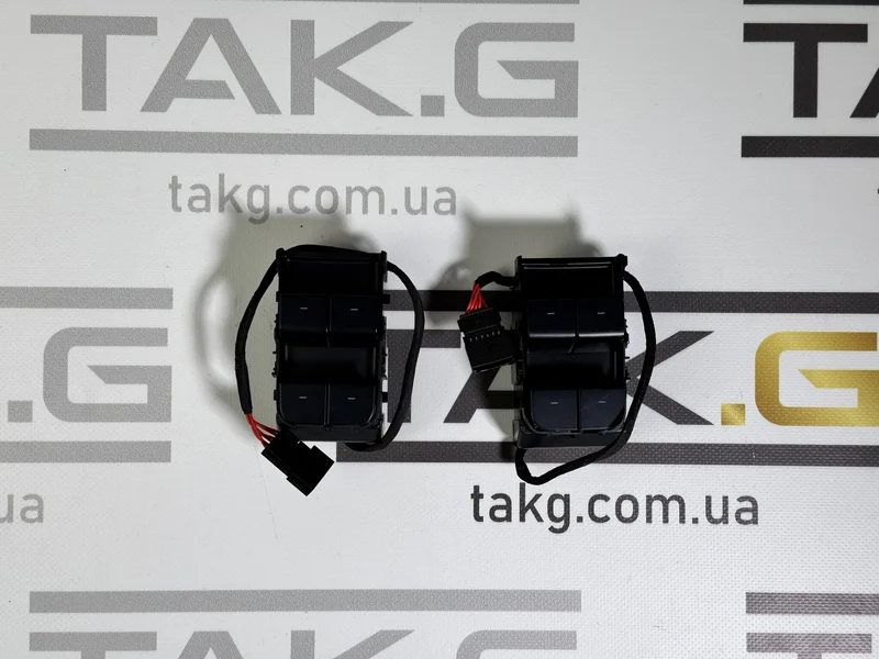 1081037-02-G: Блок керування склопідйомниками дверей водія (матовий) - Фото 1