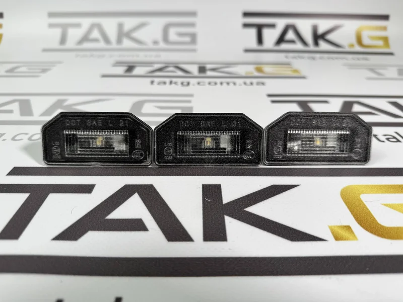 1713282-00-A: Подсветка заднего номерного знака - Фото 1